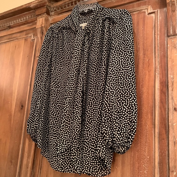 Max Studio V-Neck Polka Dot Tie Up Blouse Size Small - Picture 4 of 13